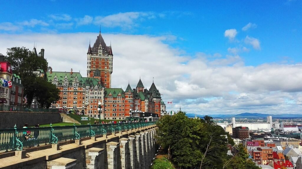 frontenac, quebec, chateau